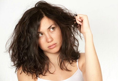 Tạo kiểu cho tóc khiến quá trình trị rụng tóc khó điều trị và dai dẳng